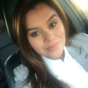 Meet your Posher, Andrea